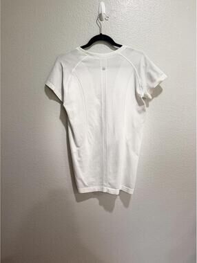 Lululemon White Swiftly Tech Short Sleeve Athletic Shirt, 12